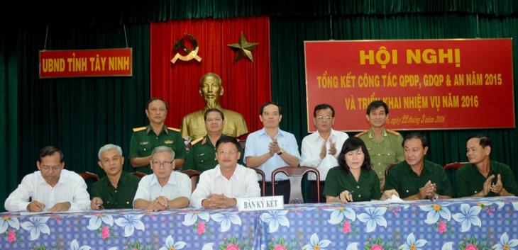 Tây Ninh: Tổng kết công tác quốc phòng địa phương năm 2015 